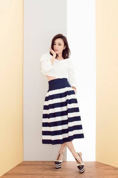 秦嵐時尚寫真圖片 簡約大方率性十足