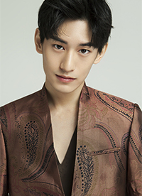 韓國模特金泰煥時尚大片 玩轉文藝學院風”