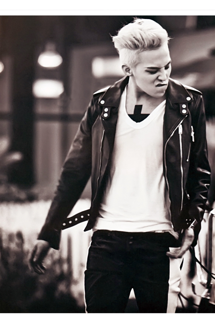 權(quán)志龍帥氣寫真