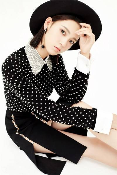 演員陳瑤時尚寫真曝光 魔女造型駕輕就熟