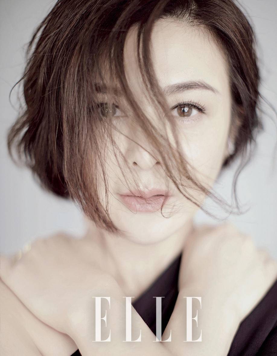 關(guān)之琳封面寫真大片 裸妝登場清新純美