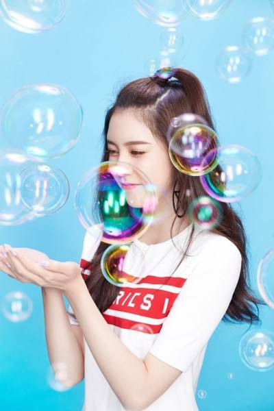 CC宋妍霏萌系少女寫真 簡(jiǎn)約時(shí)尚夢(mèng)幻來(lái)襲