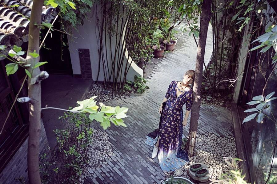 內地演員海清寫真照 簡約空靈文藝十足