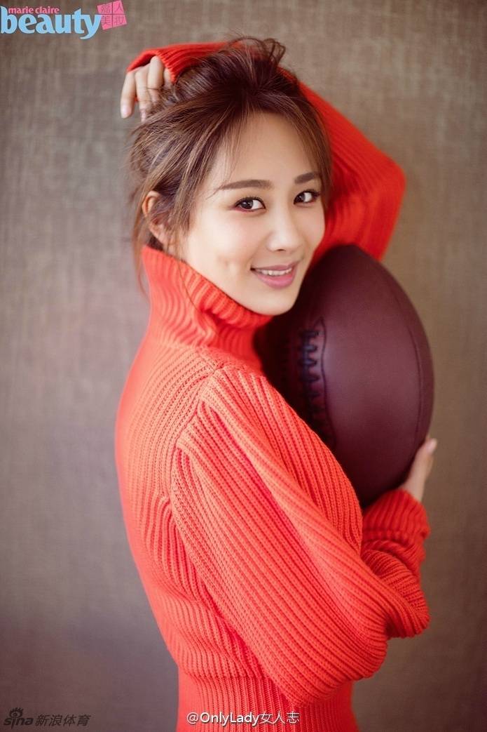 楊紫運(yùn)動(dòng)風(fēng)寫真大片 青春洋溢元?dú)鈯y暖又美