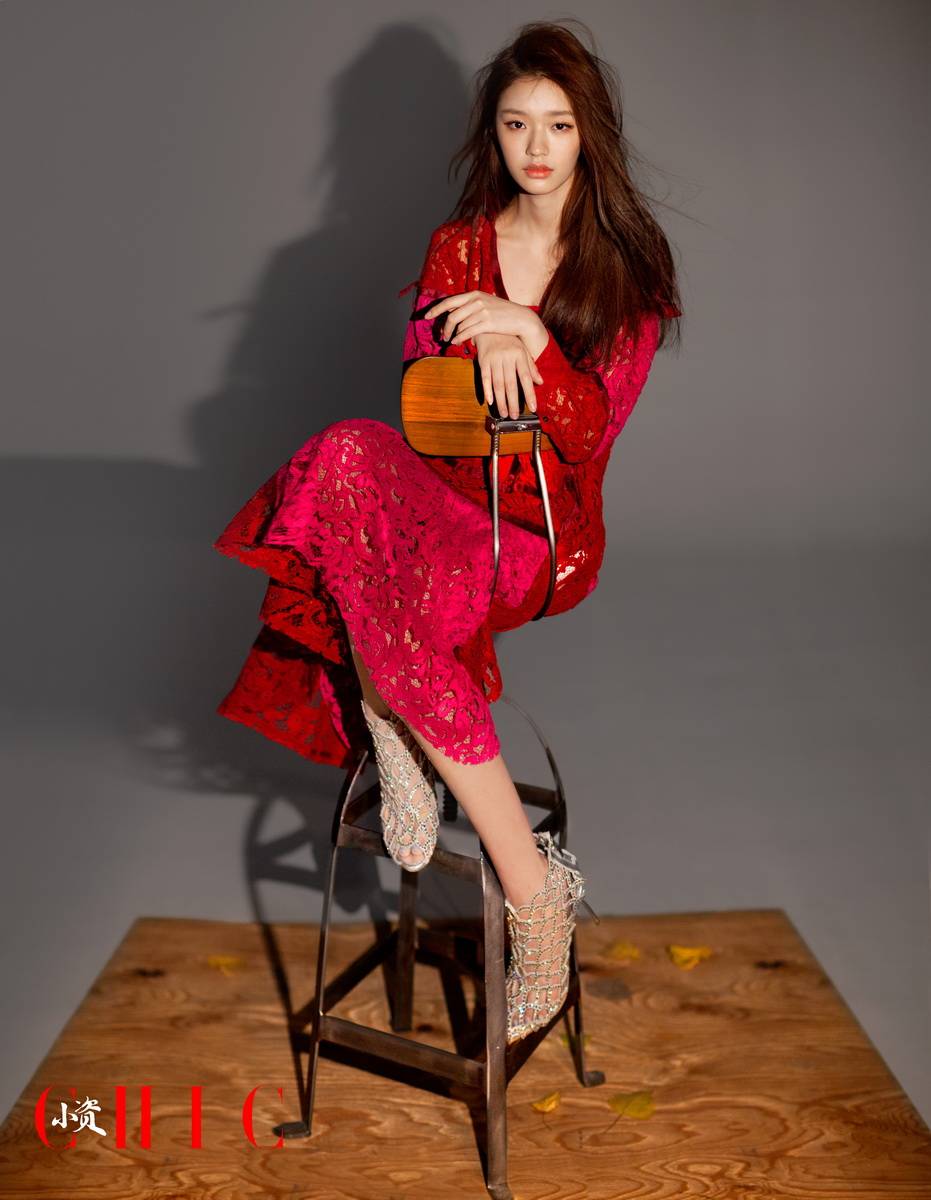 林允兒雜志封面照片 變身都市時(shí)尚摩登女郎