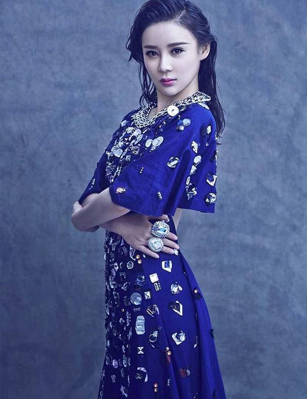 袁姍姍最新寫真圖片 紅唇性感妖嬈復(fù)古