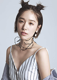 闞清子俏皮丸子頭寫真 靈動(dòng)演繹元?dú)馍倥? / data-CoBw=