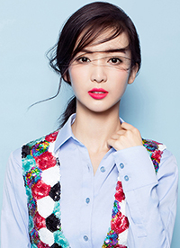 金晨夏日時(shí)尚寫真照曝光 清甜可人朝氣十足