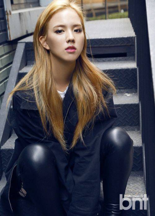 韓國(guó)歌手Unpretty Janey寫(xiě)真 金色長(zhǎng)發(fā)凸顯氣質(zhì)