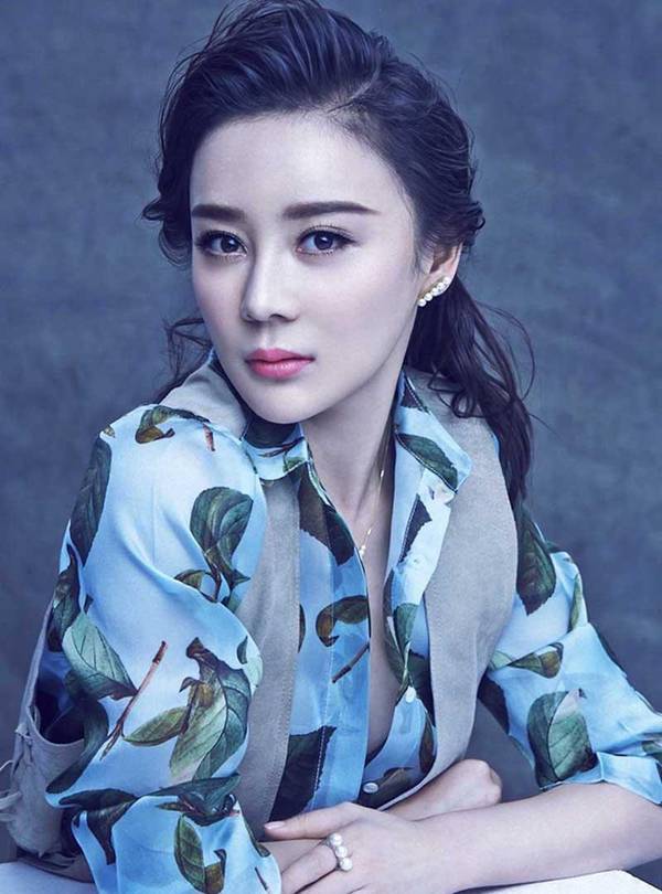 袁姍姍最新寫真圖片 紅唇性感妖嬈復(fù)古