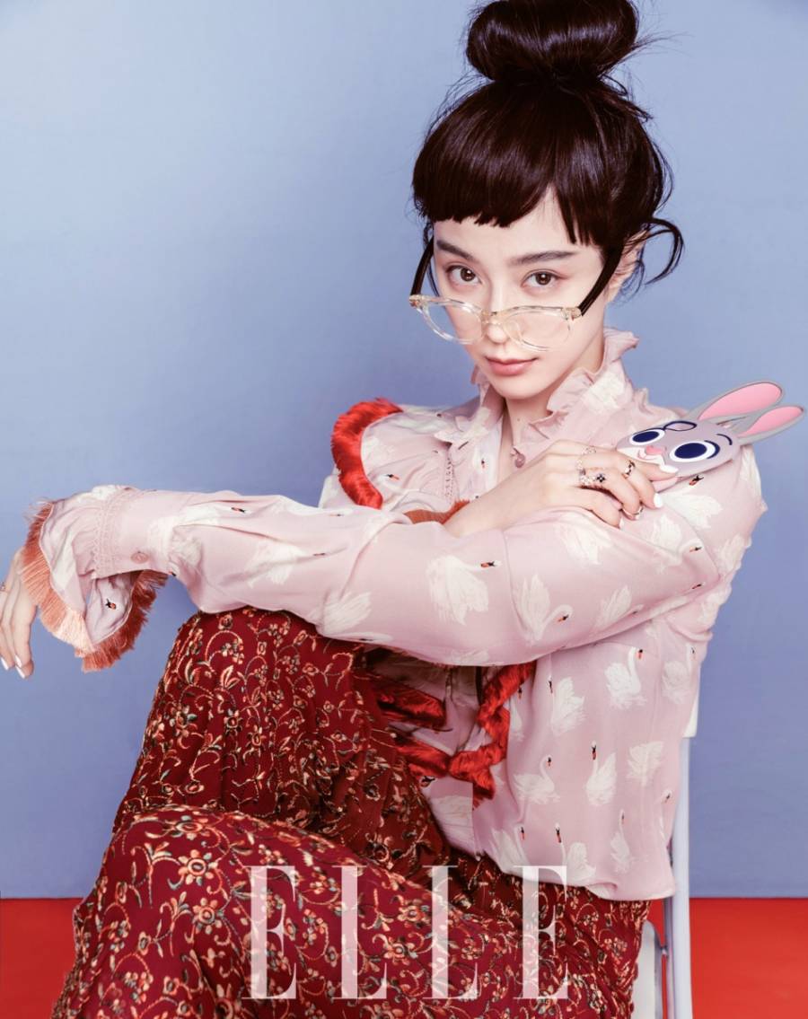 范冰冰雜志封面圖片 抱貓賣萌俏皮可愛