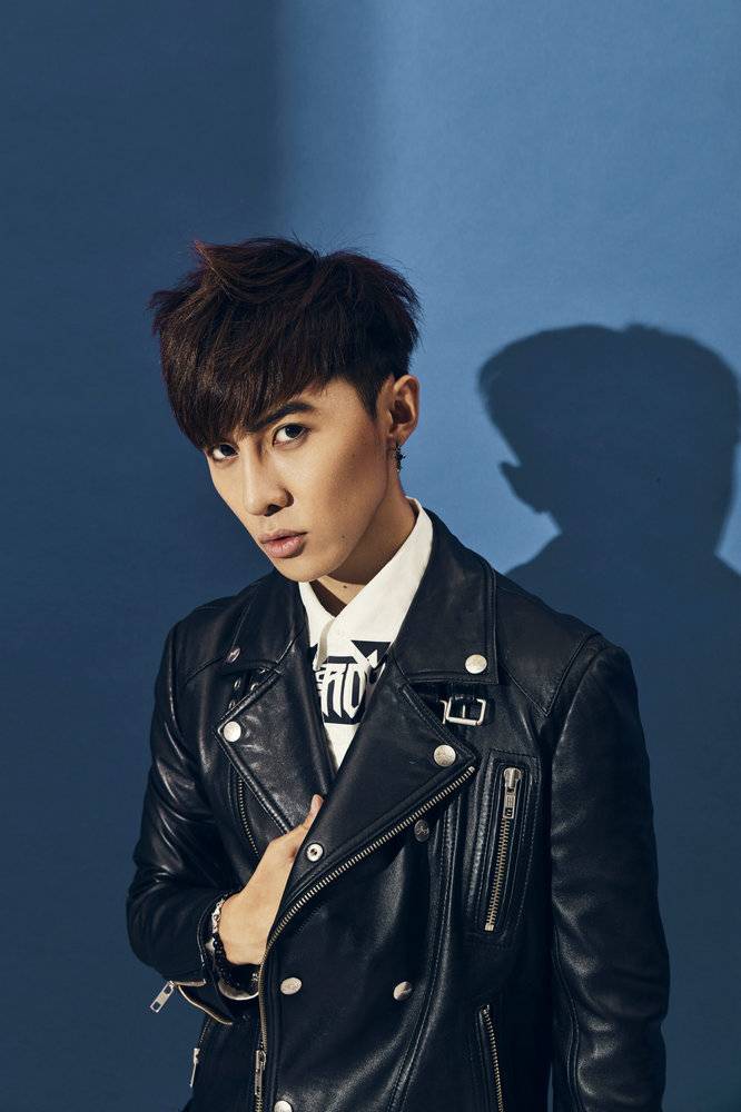 唐禹哲最新寫真大片 朋克紳士潮味十足