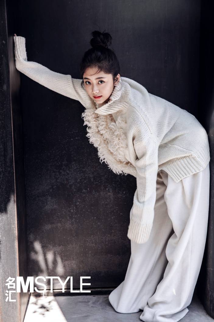 譚松韻時(shí)尚寫真大片 清新亮麗盡顯迷人風(fēng)范