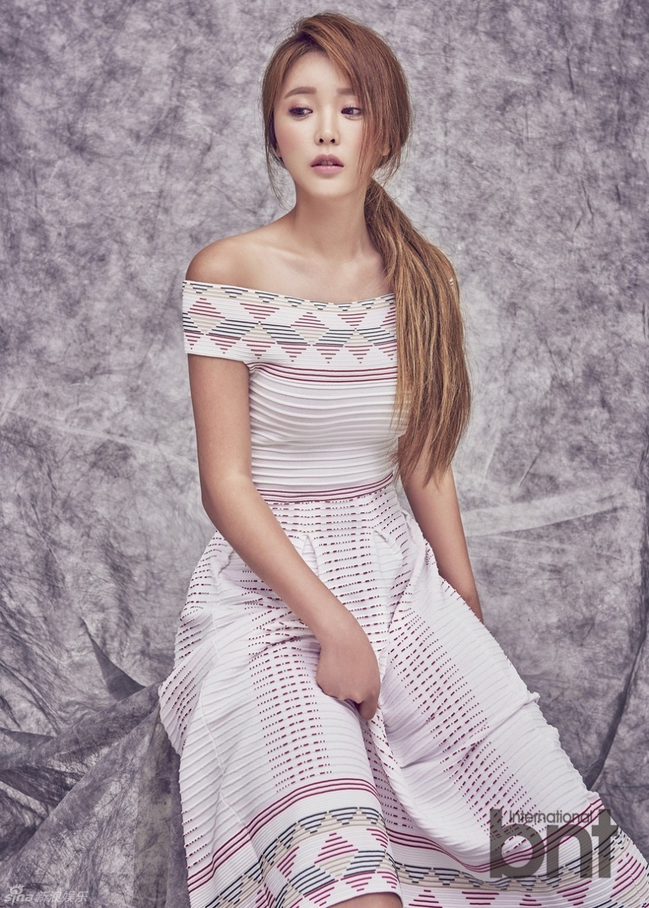 韓星洪真英性感寫真合集 小露香肩顯迷人身材