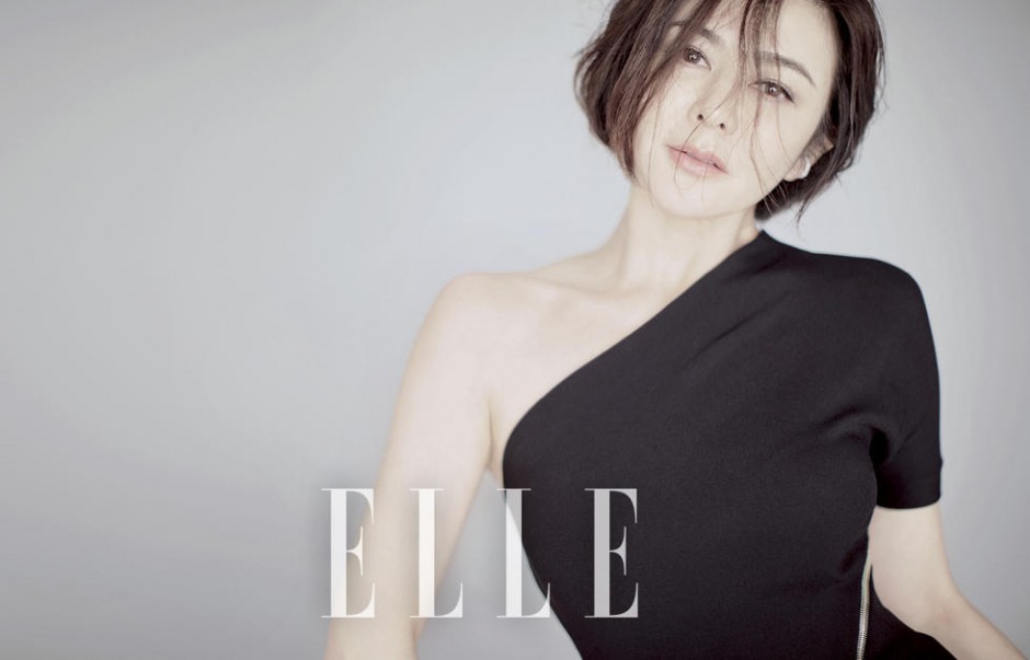 關(guān)之琳封面寫真大片 裸妝登場清新純美