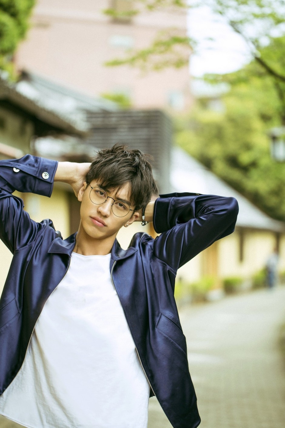 許魏洲雜志寫真照曝光 乖乖仔進(jìn)化不羈少年