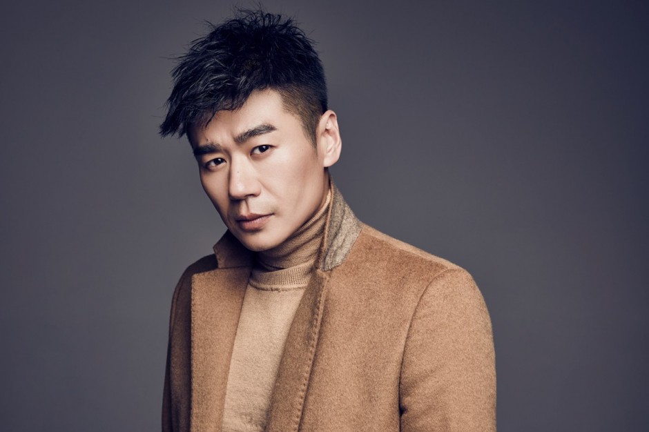 演員徐佳初冬寫真曝光 化身時(shí)尚硬漢