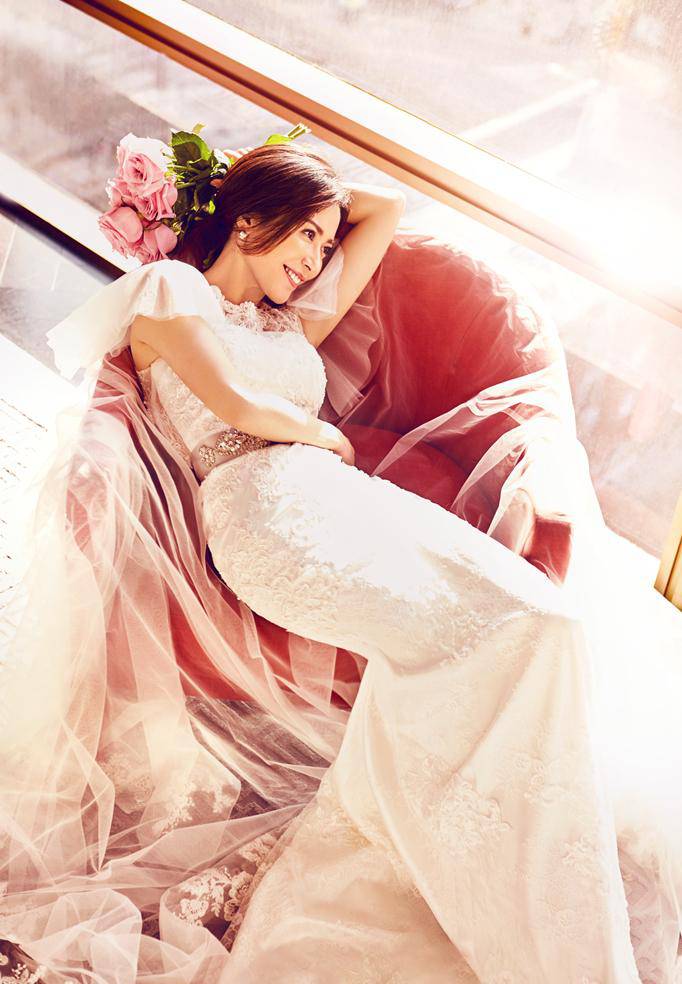 俞飛鴻穿婚紗寫真曝光 笑顏迷人容光煥發(fā)