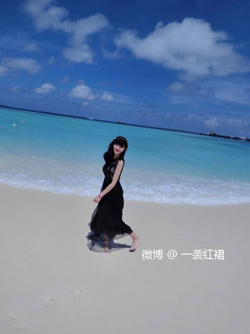 聽一襲紅裙邊打游戲邊跟你掰扯情感法律知識