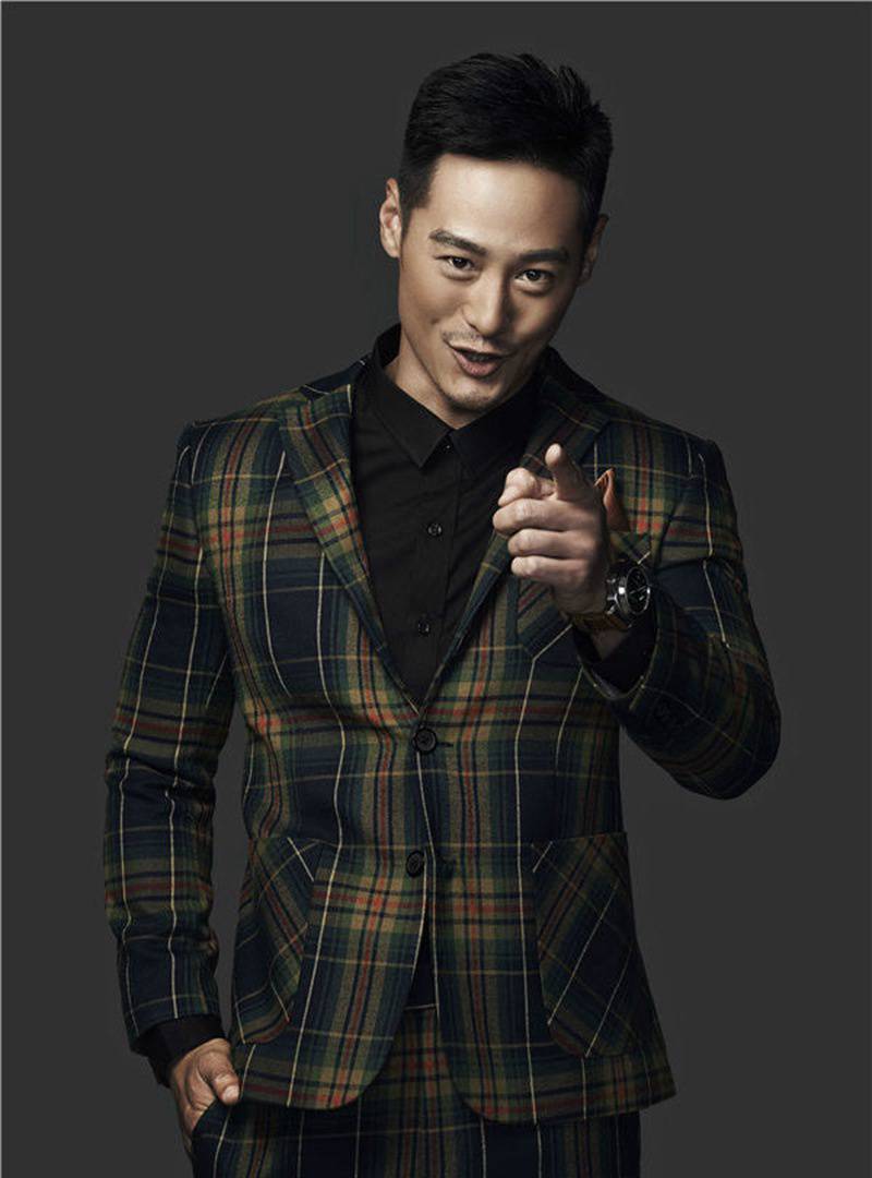 演員亓航午后家居寫真集曝光 散發(fā)鄰家氣息