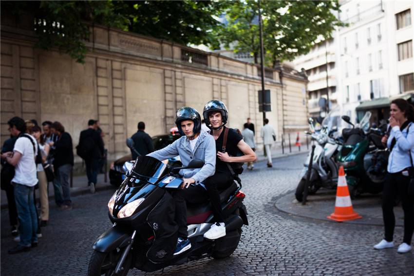 歐美型男街拍 演繹2016最潮時尚搭配