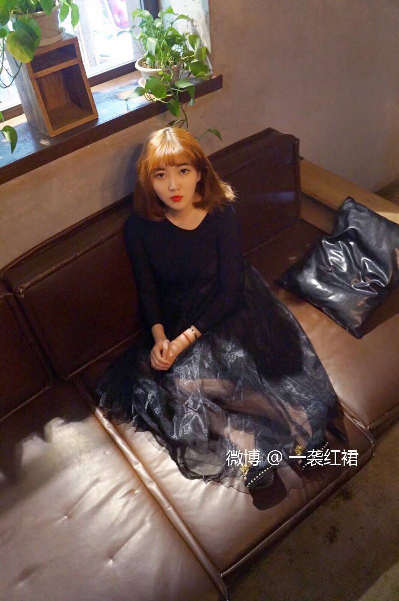 聽一襲紅裙邊打游戲邊跟你掰扯情感法律知識(shí)