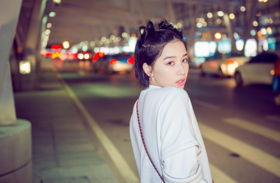 闞清子機場街拍曝光 盡顯鬼馬精靈范兒