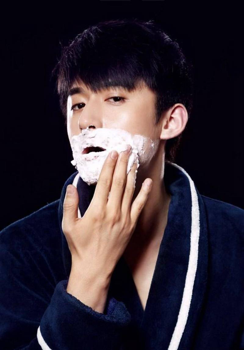 旋風(fēng)小子高廣澤陽光寫真曝光 潮范兒十足