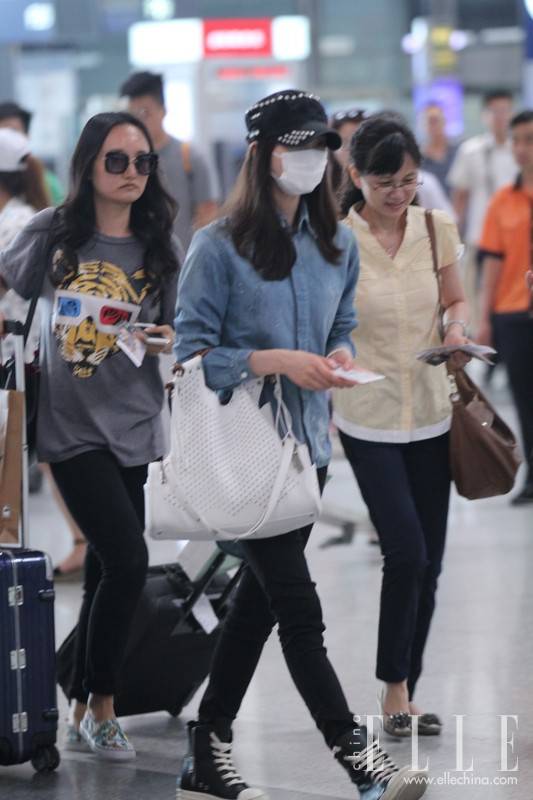 劉詩詩街拍生活照大曝光 私下搭配衣品超贊