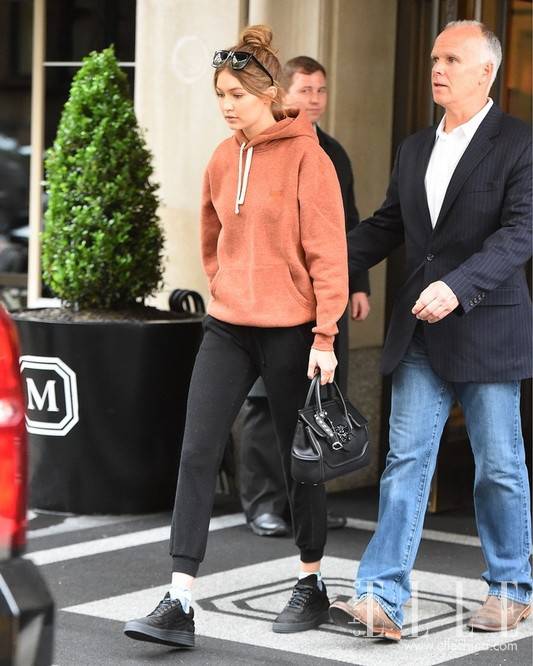 95后超模Gigi Hadid百變時(shí)尚街拍合集