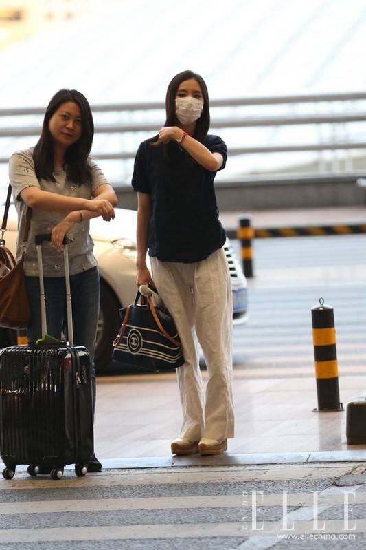 劉詩詩街拍生活照大曝光 私下搭配衣品超贊