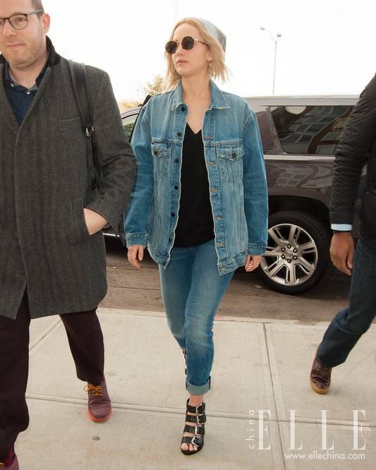 不與百花爭艷 初夏看明星牛仔街拍搭配