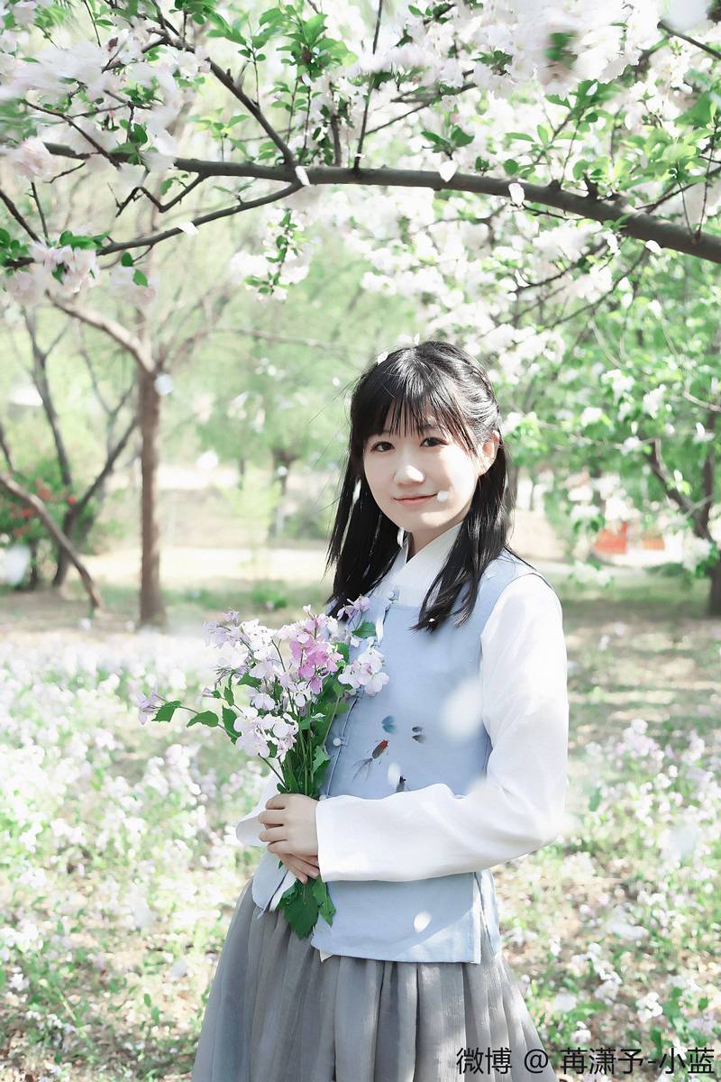 B站舞蹈系元氣美少女藍 來自二次元的治愈系少女