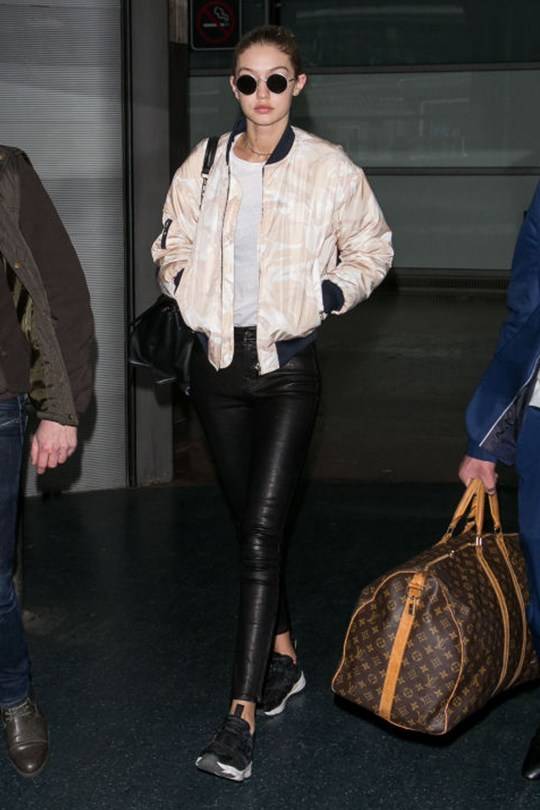 gigi hadid街拍的秘密武器 居然是墨鏡