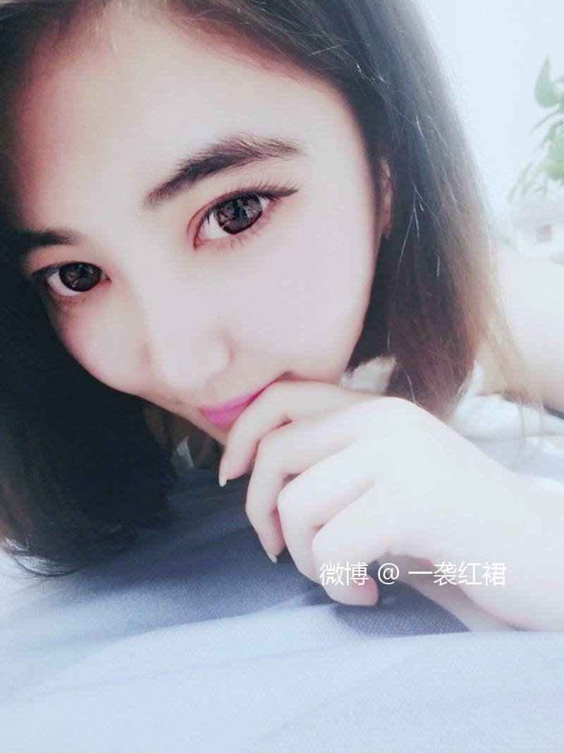 聽一襲紅裙邊打游戲邊跟你掰扯情感法律知識(shí)