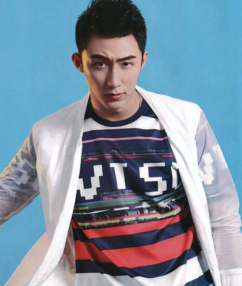 小鮮肉黃景瑜肌肉性感寫真帥出新高度