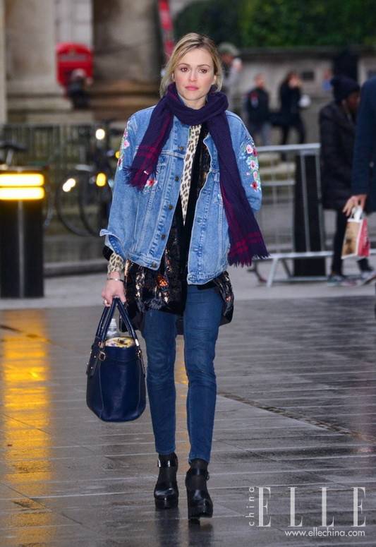 不與百花爭艷 初夏看明星牛仔街拍搭配