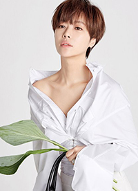 韓星黃正音短發(fā)造型攝影寫真 時(shí)尚獨(dú)特魅力十足