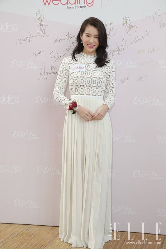 劉雯街拍實(shí)用搭配 教你夏季即防曬又美麗的制勝法寶！