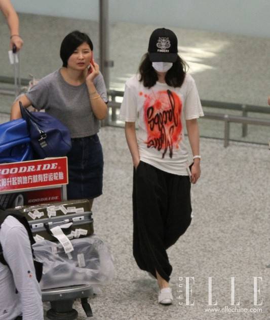 劉詩詩街拍生活照大曝光 私下搭配衣品超贊