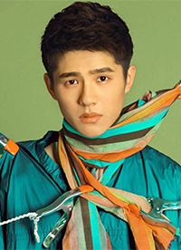 當(dāng)紅小生劉昊然時(shí)尚寫真變身扯線木偶