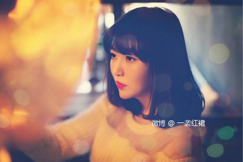 聽一襲紅裙邊打游戲邊跟你掰扯情感法律知識