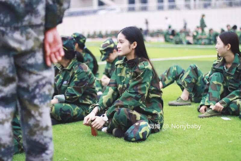 秒殺黃燦燦的校園女神Nonybaby 宅男們收好不謝