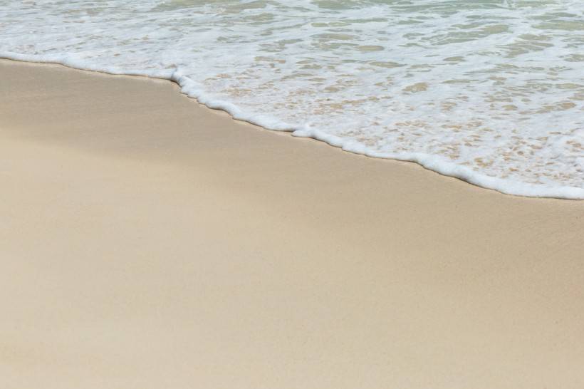 沙灘海浪藍(lán)天高清唯美圖片