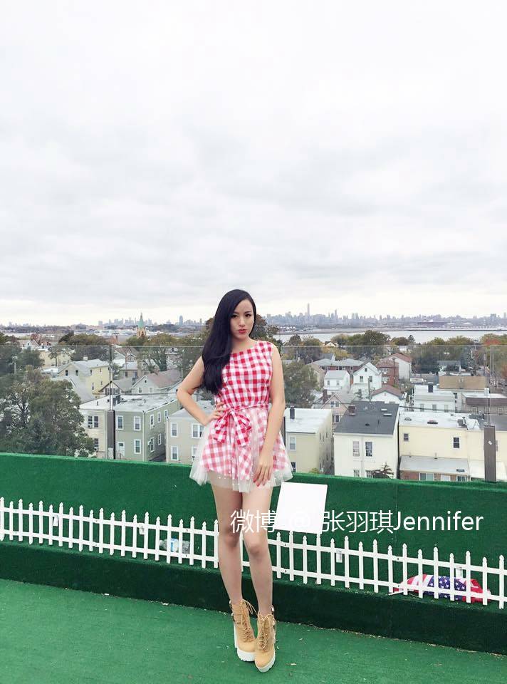 身材傲嬌堪比柳巖 張羽琪Jennifer還是個(gè)胸大顏好的古典美人