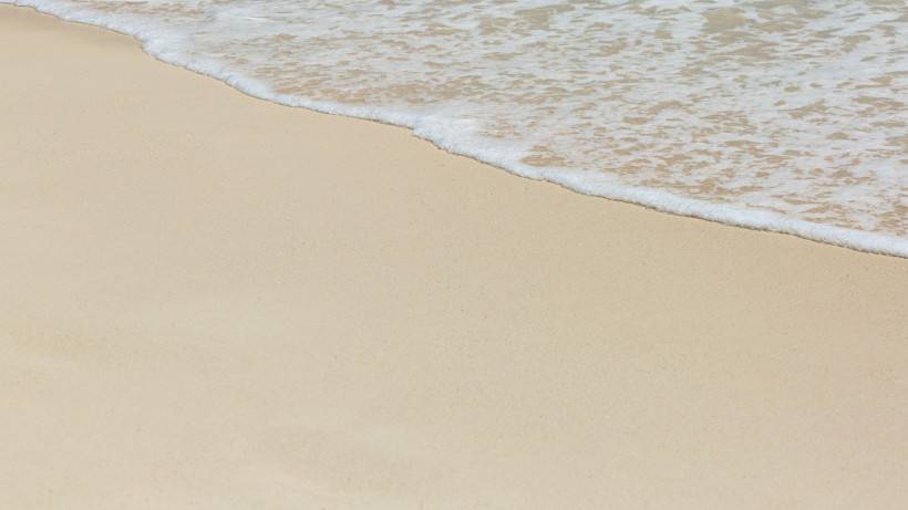 沙灘海浪藍(lán)天高清唯美圖片