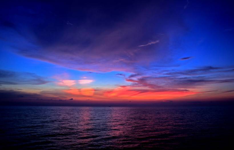 海邊云彩晚霞風景圖片欣賞