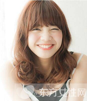 方臉適合什么發(fā)型 這5款輕松讓方臉變白小臉