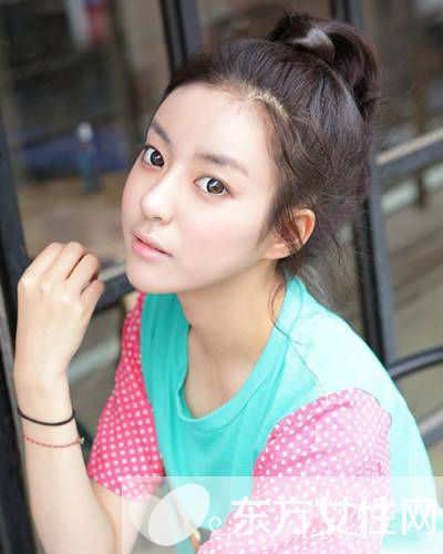 女生潮流時尚學(xué)生發(fā)型 甜美可愛顯青春活力