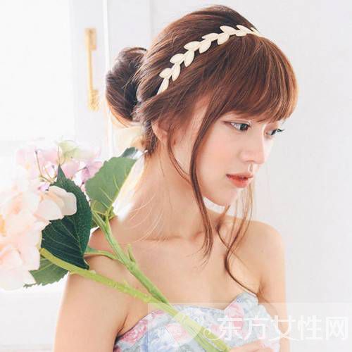 推薦四款甜美花苞頭發(fā)型 散發(fā)出濃郁的甜美氣息